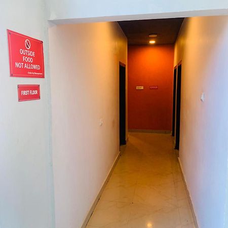 Hotel Aditya Palace Guwahati Ngoại thất bức ảnh