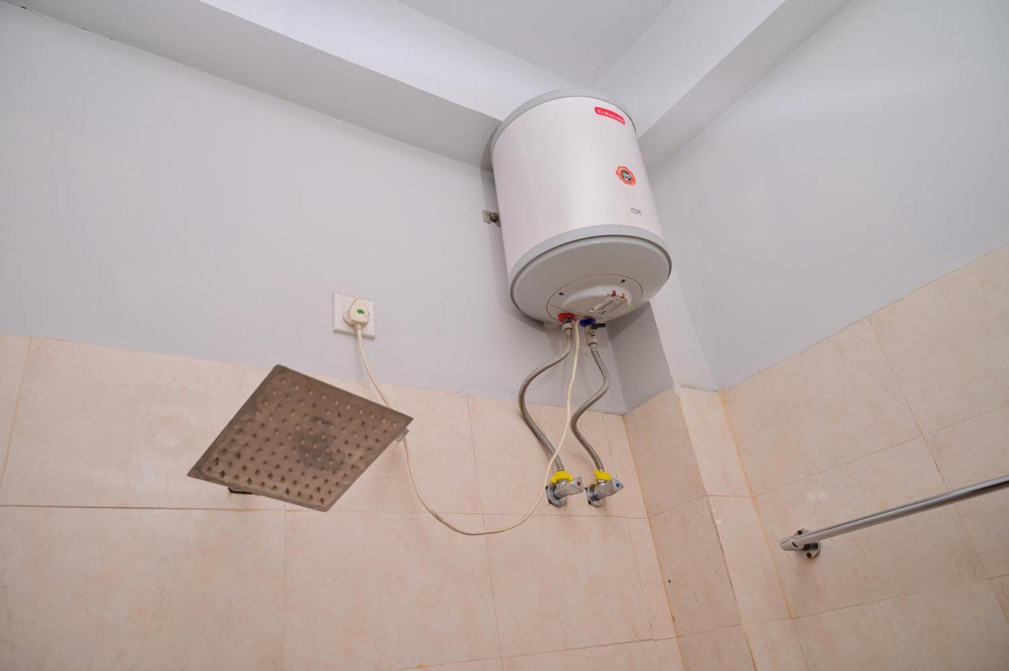 Hotel Aditya Palace Guwahati Ngoại thất bức ảnh
